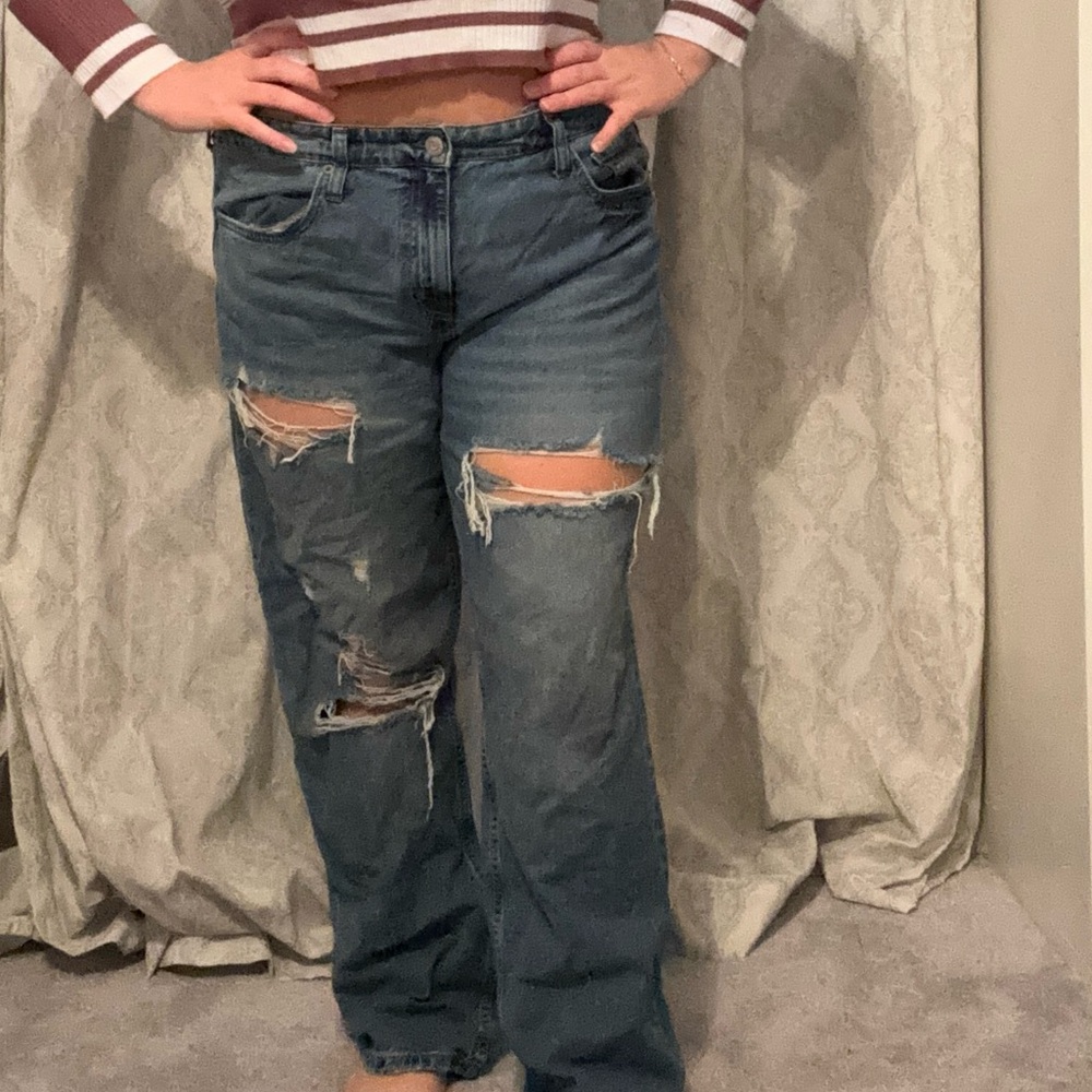 low rise 90s baggy jeans